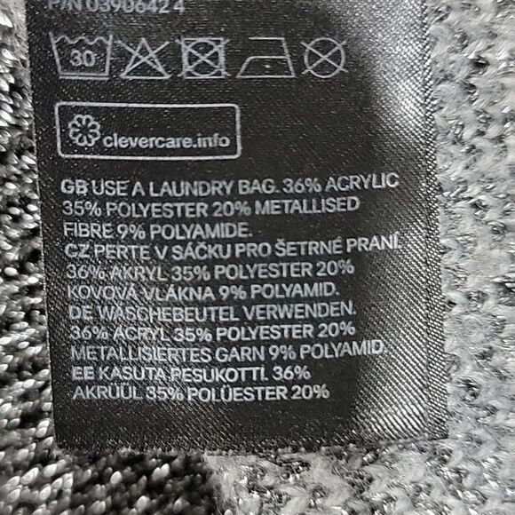 🖤5/$20🖤 H&M.. black & gray ombre style sweater.. - Picture 14 of 14